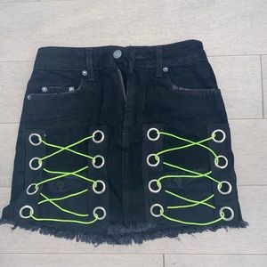 LF/CARMAR SKIRT/NEON DETAIL